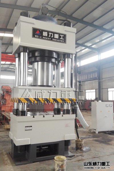 800噸四柱油壓機(jī)廠家車(chē)間