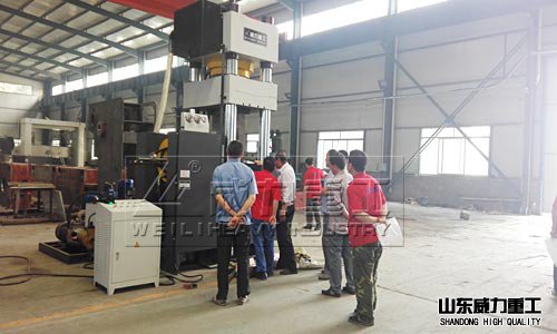 立臥一體金屬粉末成型油壓機(jī)車(chē)間實(shí)景拍攝