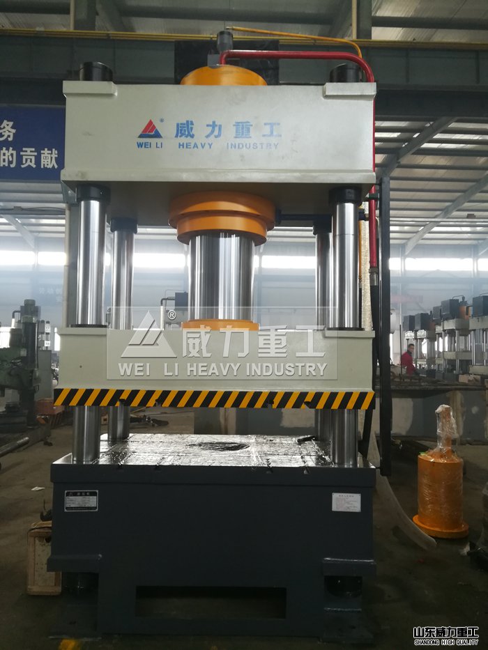 315噸三梁四柱油壓機(jī)加工車(chē)間