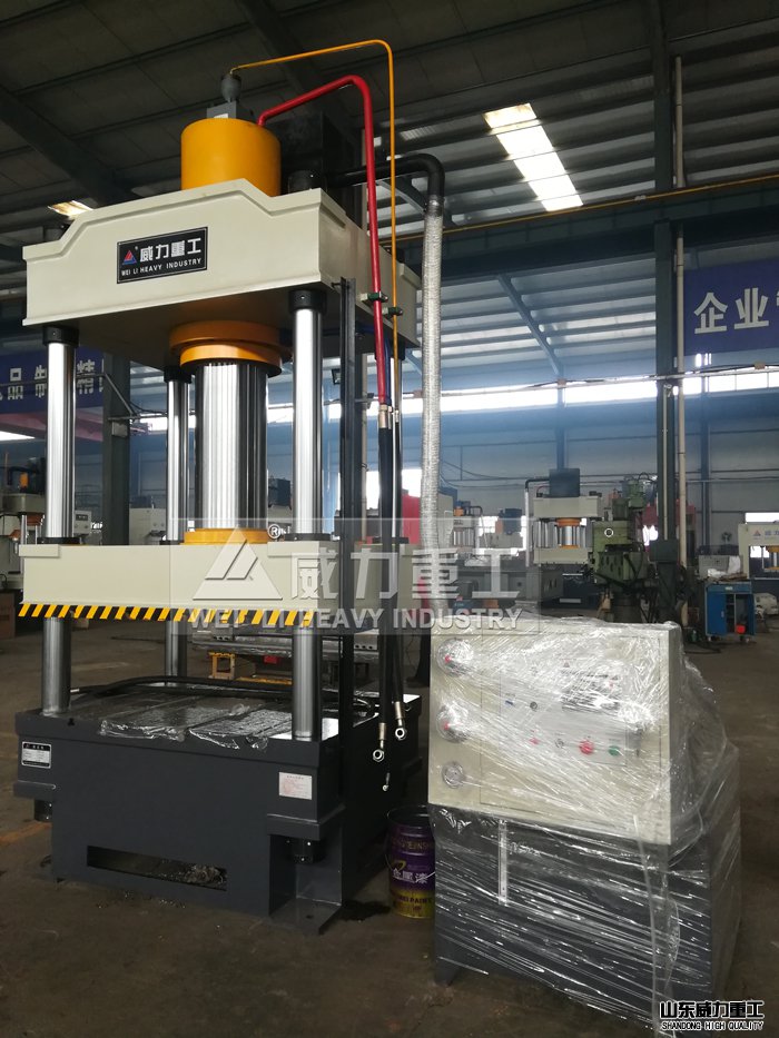 四柱油壓機(jī)專(zhuān)用于粉末壓塊