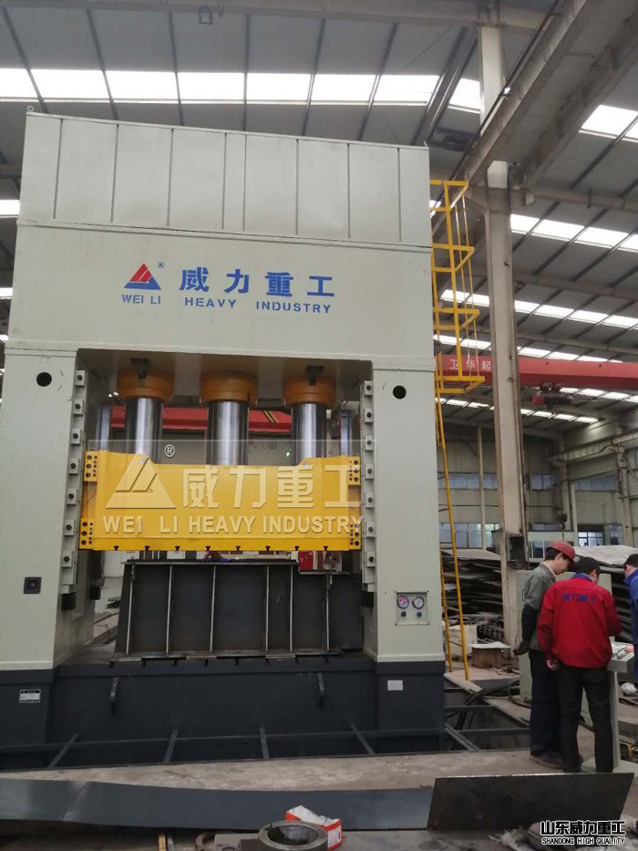 生產(chǎn)汽車(chē)零部件使用的框架式油壓機(jī)